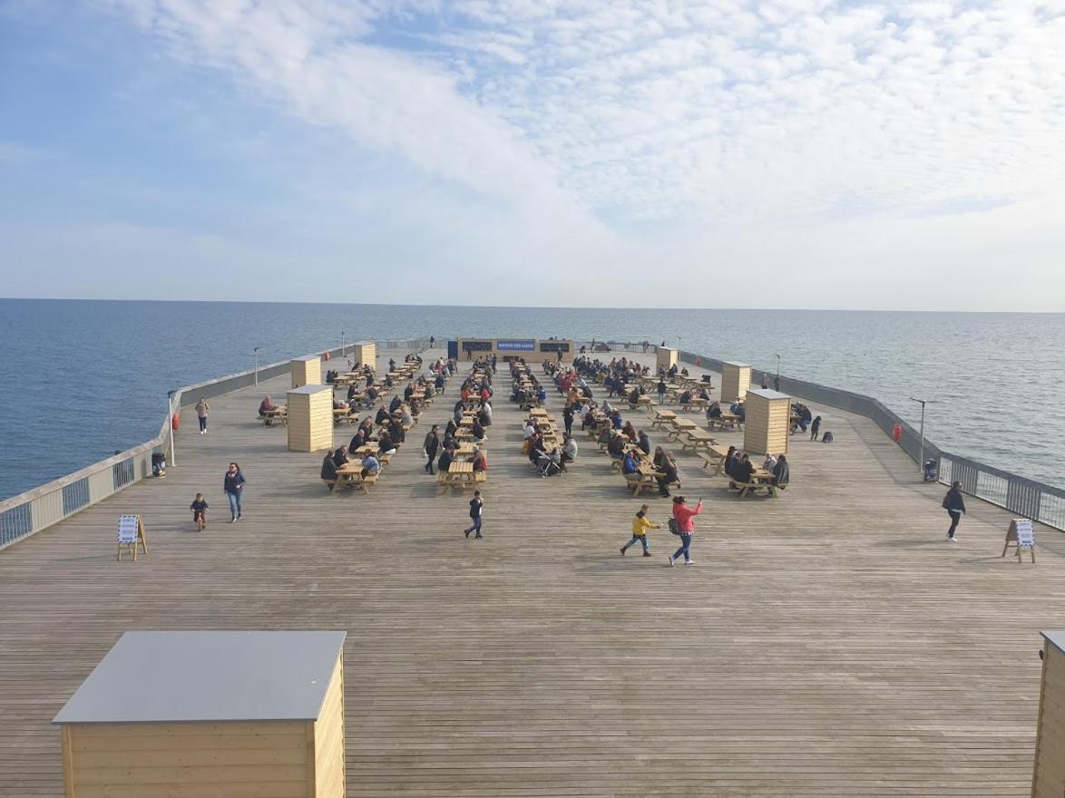 Central Hastings, Stylish-Luxe, Seaside Apartment. Exterior foto
